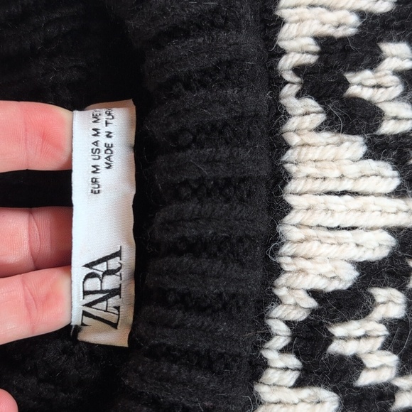 Zara Black and Cream Patterned Turtleneck Sweater - Picture 2 of 6
